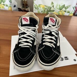 Vans Tennis Size Men/6 Women’s/7.5